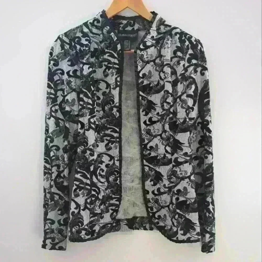 FRANK LYMAN | Design  Women's Black/Grey Long Sleeved Textured Floral Bl…